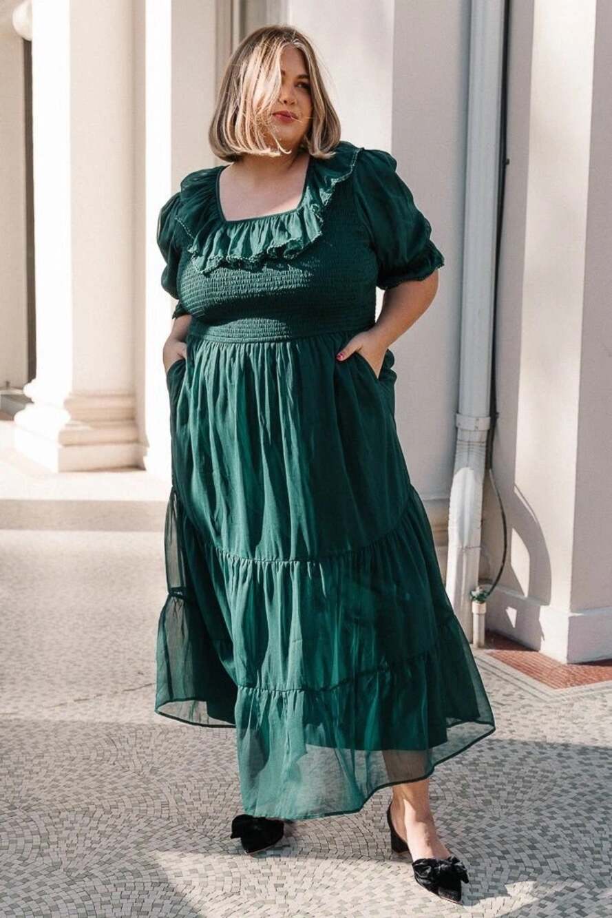 Ivy City Co Gracie Maxi Dress in Emerald Green Chiffon WOMENS PLUS 4X